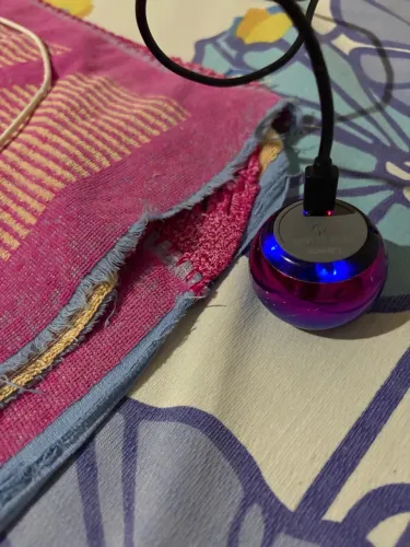 Mini Massageador Portátil com Luz LED