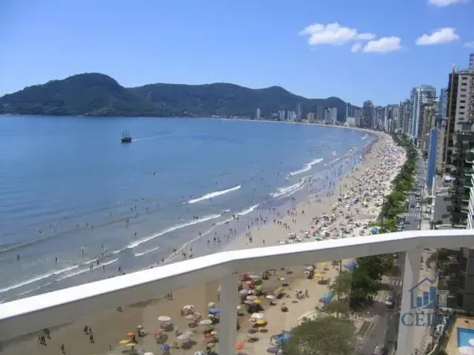 Frente Mar em Balneário Camboriú Luxo, Vista Total e Conforto!
