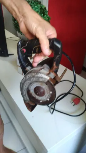 Vende se máquina de cortar piso