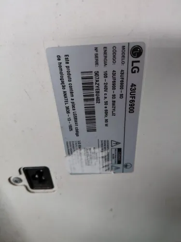 Tv LG com controle por voz com defeito