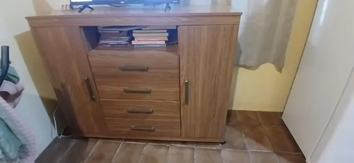 Vendo cômoda