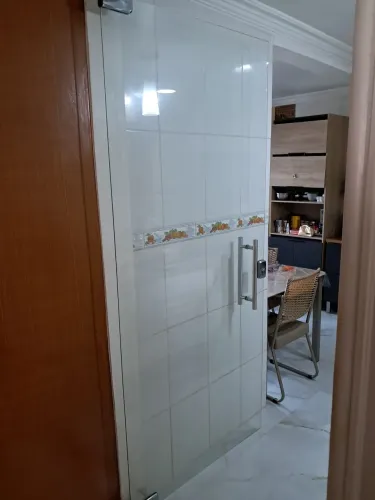 Vendem-se duas portas de vidro