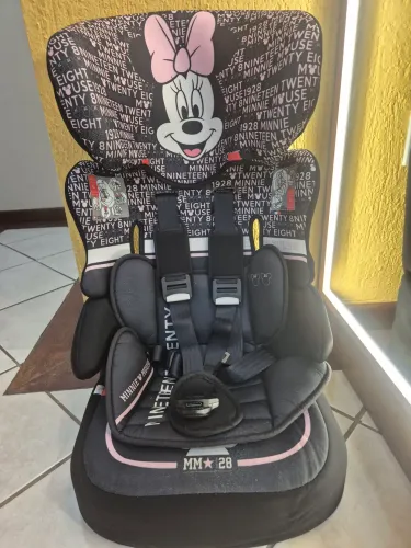 Cadeirinha de carro com assento Minnie Mouse
