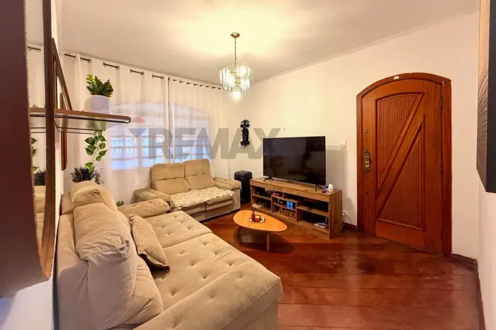Casa a venda com 2 dormitórios no Bairro Santana em Ribeirão Pires, SP