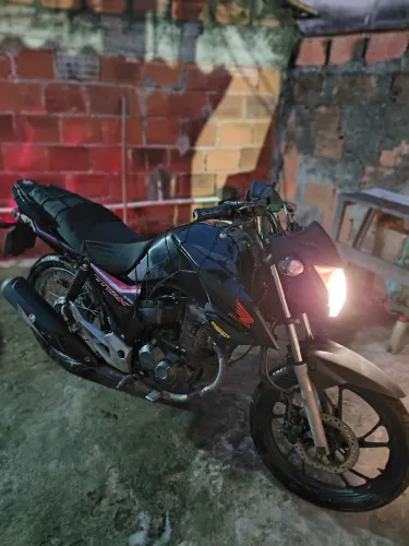 Titan 160
