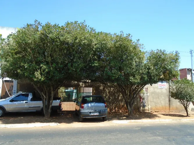 Casa à venda 3 Quartos, 2 Vagas, 375M², Água Branca, Goiânia - GO