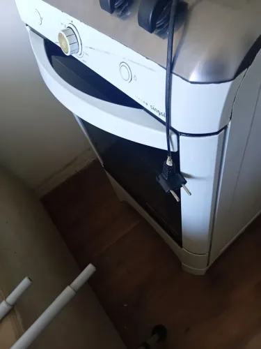 Vendo um fogao continental branco otimo estado de conservacao 250.00 reais