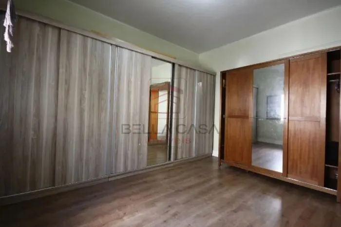 Casa à venda com 200m², 4 quartos e 2 vagas