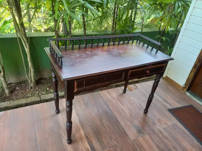Escrivaninha estilo colonial antiga em madeira nobre verdadeira