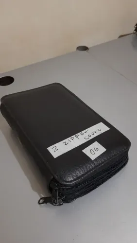 Estojo em couro para 48 lápis/canetas. 