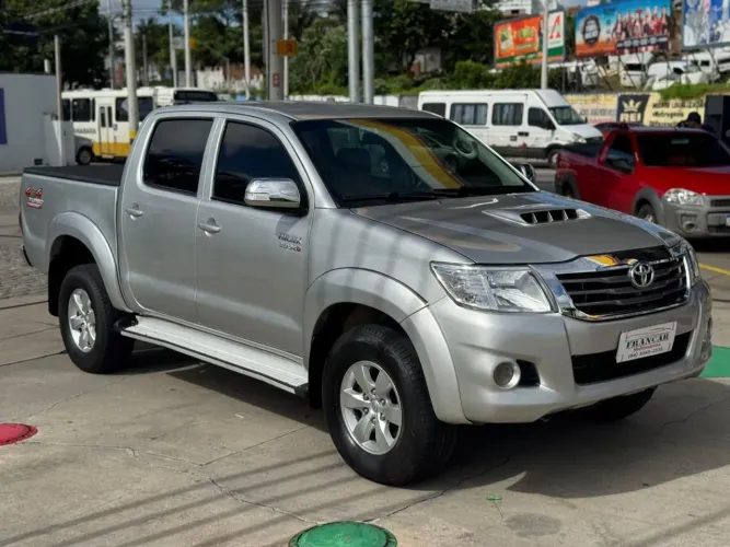 Toyota Hilux CD SRV D4-d 4X4 3.0 TDI Diesel AUT 2012