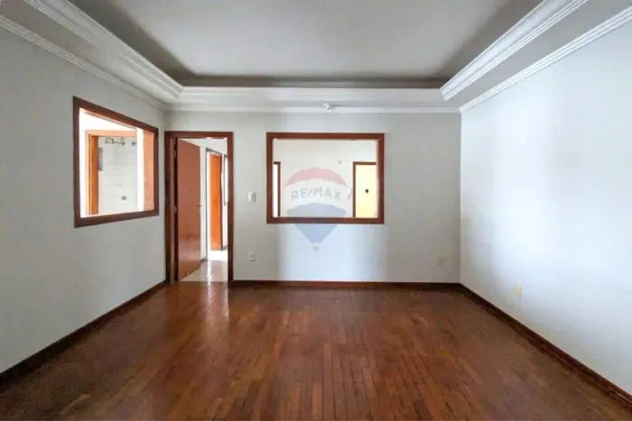 Oportunidade em Passos: Apartamento Amplo Próximo à Santa Casa de Misericórdia de Passos,