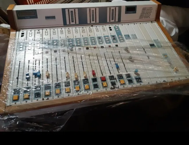 Console mesa de som para rádio