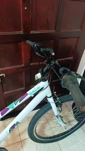 Vendo bicicleta Aro 24 em boas condições tive interesse só chamar