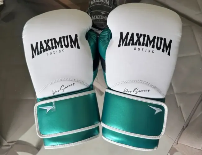 Vendo luva maximum gg ( Nova )