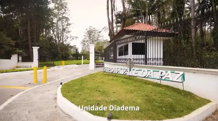 Jazigo Duplex (6 Gavetas), Localizado Na Quadra Mais Nobre Do Cemitério Jardim Vale Da Paz