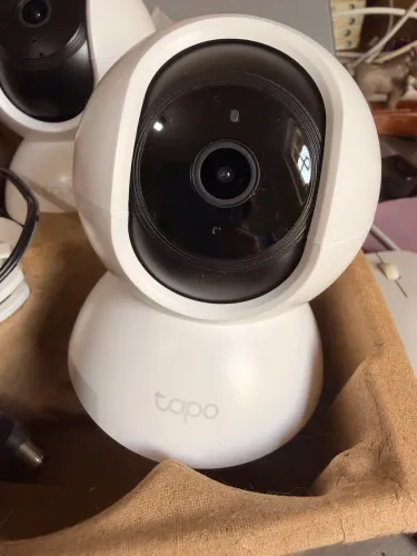 Conjunto com duas câmeras de monitoramento Tapo C200. Novo, na caixa