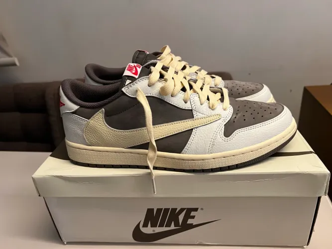 Travis Scott x Air Jordan 1 Low Reverse Mocha