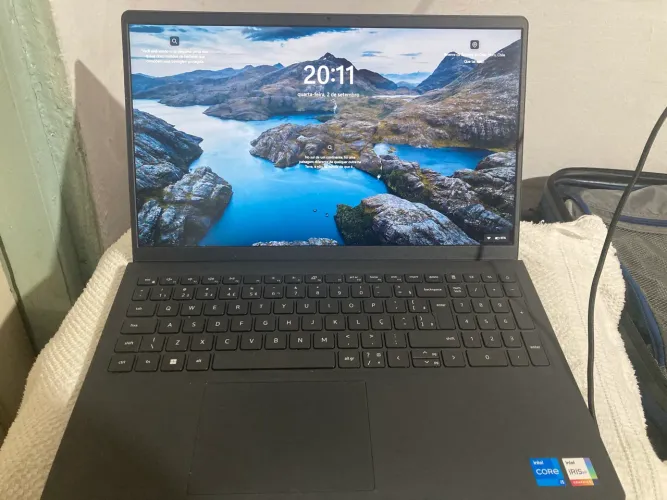 Muito NOVO. Vendo notebook Dell Inspiron 15.6 (3520) 512gb/16gb