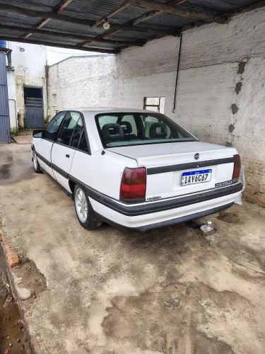 Chevrolet Omega GLS 2.2 / 2.0 (álcool) 1993