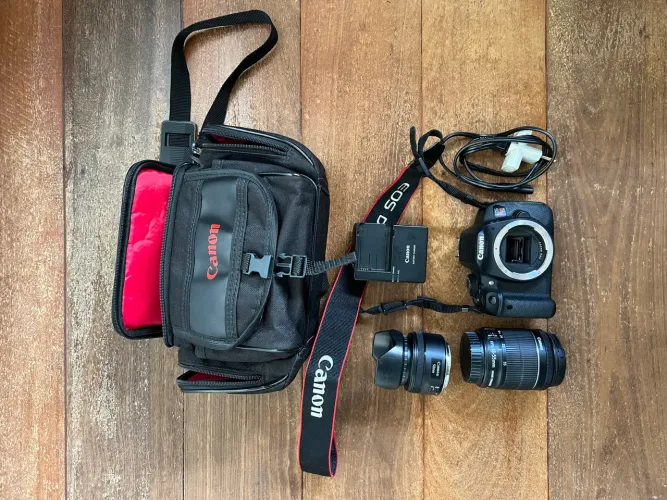 Canon T5i + Lente 50mm + Lente do Kit + Bolsa