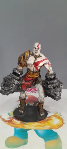 Boneco de resina kratos pintado a mão