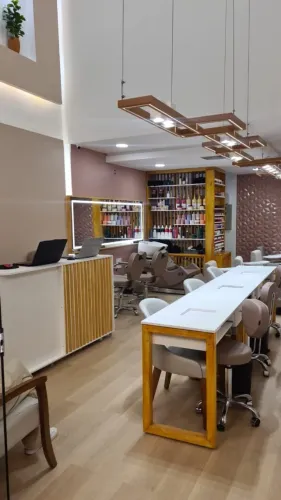 Luminária em Metalon - Com Spots e Led