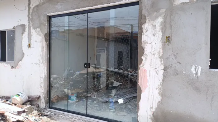 Portas de vidro para lojas de 4 folhas 2 fixas e 2 corrediças para vão de 2400x2300 e vão