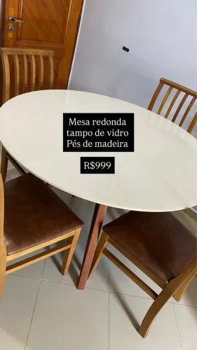 Mesa redonda de vidro
