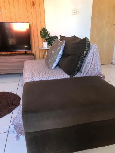Vendo sofá 2 lugares + puff 
