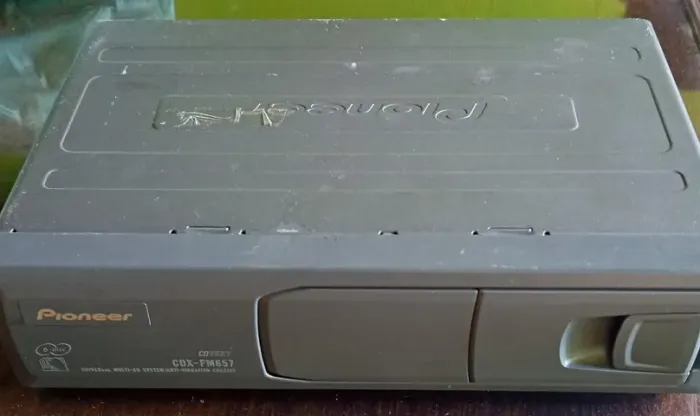 Disqueteira CDX-FM657