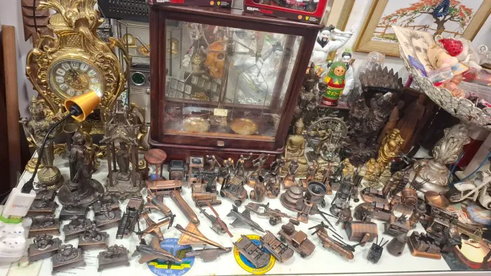 coleção de miniaturas vintage de metal (die-cast) e apontadores 62 unidades 