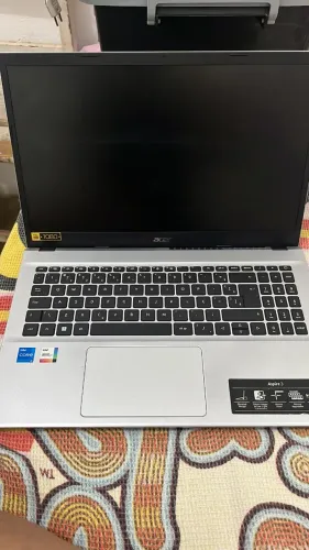 Notebook Acer Aspire 3 A315-59-51YG com Intel Core i5-1235U, 8 GB de RAM e SSD 256 GB