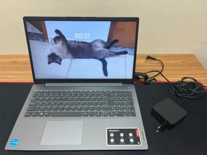 Notebook Lenovo IdeaPad 3i (Core i3 / 4GB RAM / 256GB SSD)