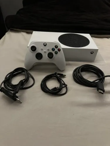 Vende se Xbox séries s em perfeito estado com caixa, motivo da venda está parado  