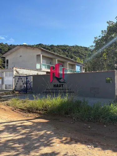 Terreno de 390 m² à venda na Maranduba
