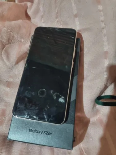 S22 Plus 256gb- R$ 1000 (leiam o anúncio))