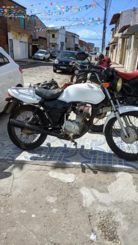Moto cargo 125 em perfeito estado