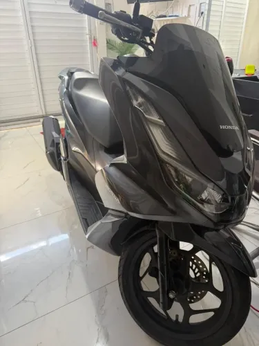 Pcx estado de zero, apenas 1.500km rodados.