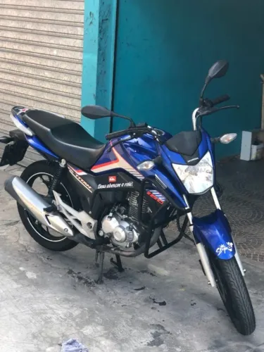 Vende-se Titan 160 super conservada