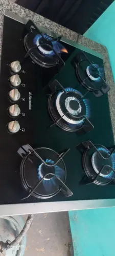 Fogão cooktp Electrolux 5 bocas c/ acedimento elétrico e chama tripla