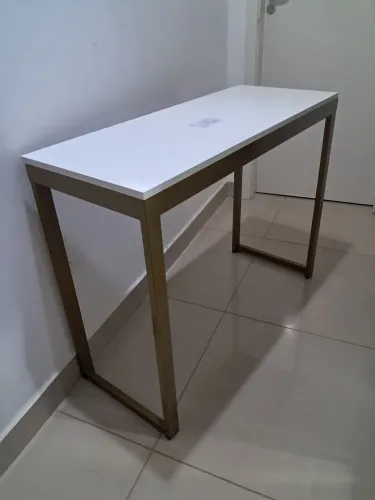 Mesa em metalon