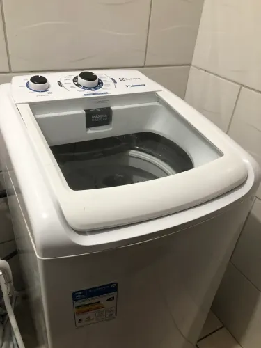 Vendo máquina lava e sentrifuga ,9kg semi novo