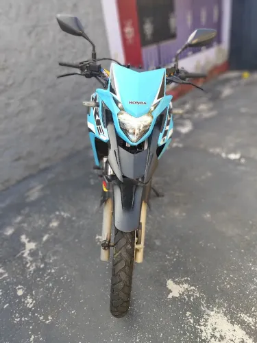 VENDO MOTO XRE 300