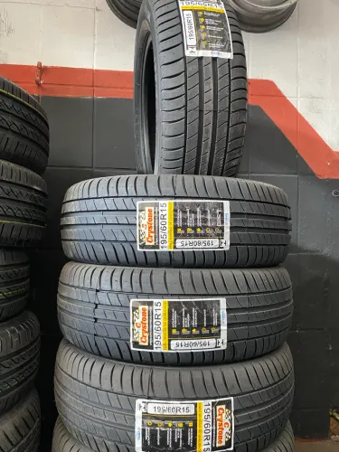 Kit 4 pneus remolde Crystone 195/60/15 