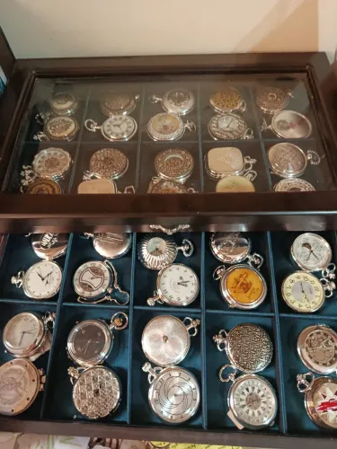 50 Relógios de Bolso da Coleção Planeta de Agostine