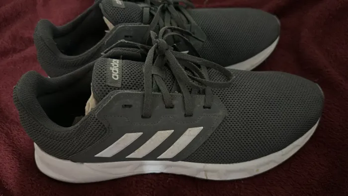 Tênis adidas showtheway cinza