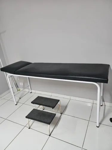 2 Macas de Consultório Médico