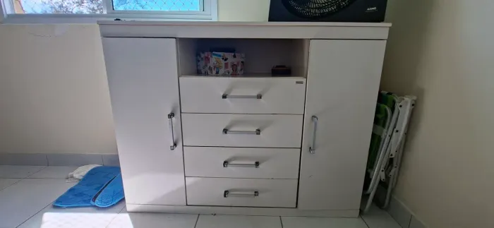 cômoda branca linda! NÃO FAÇO ENTREGA