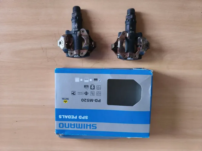 Pedal Shimano clip PD520 com tacos 
